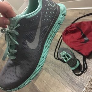 Nike Free & Nike Jawstring Bag